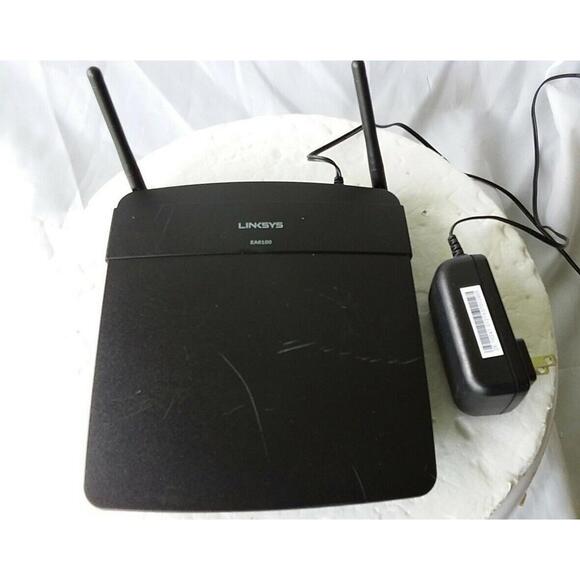 Linksys DualBand Smart WiFi Router EA6100 AC1200 USB 2.0 VPN - Picture 1 of 8